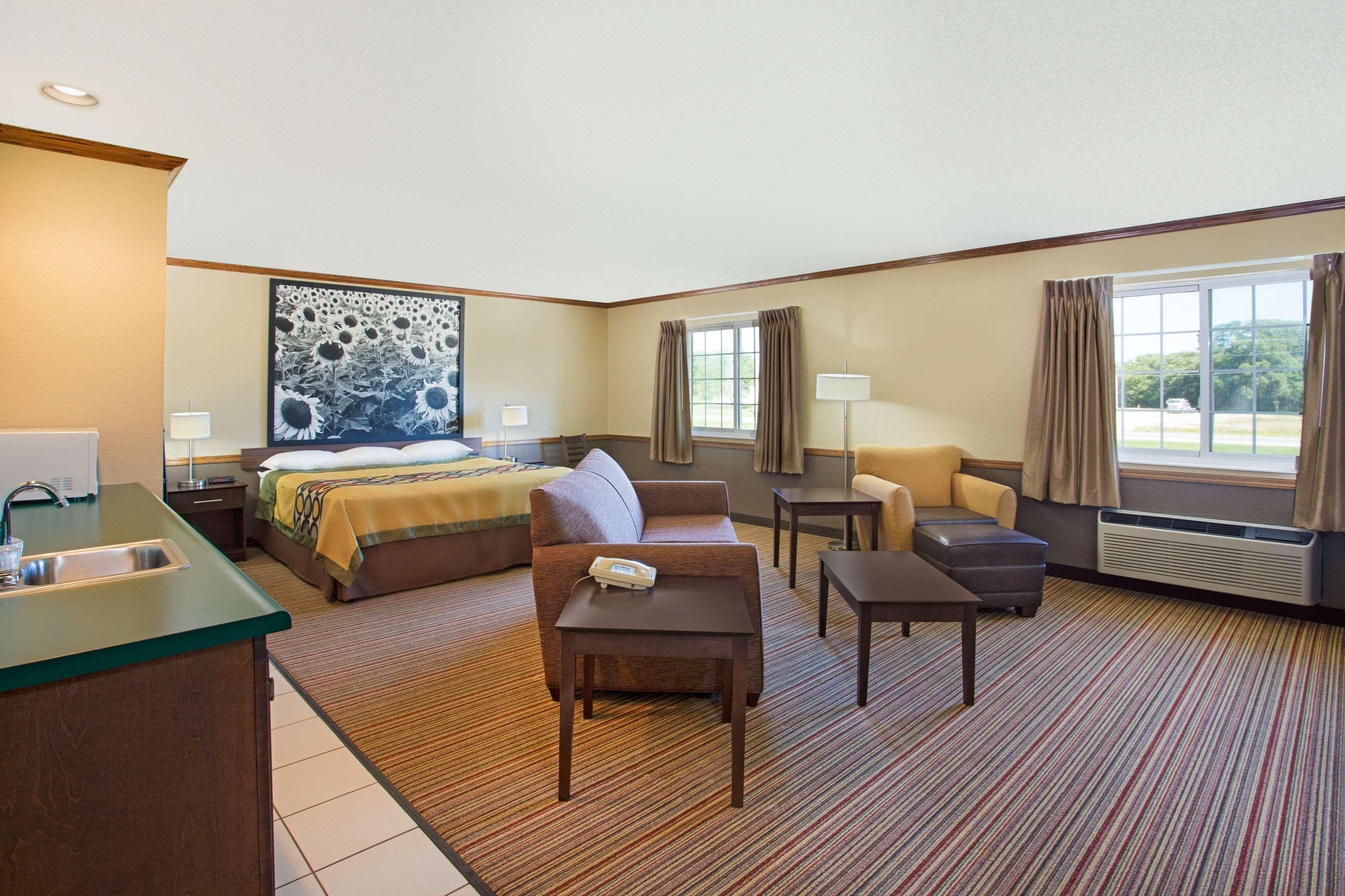Super 8 By Wyndham New Hampton Exterior foto